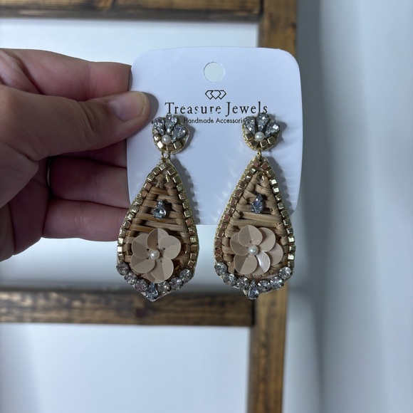 Treasure Jewels Beaded Gold and Tan Teardrop Earrings - Picture 1 of 3